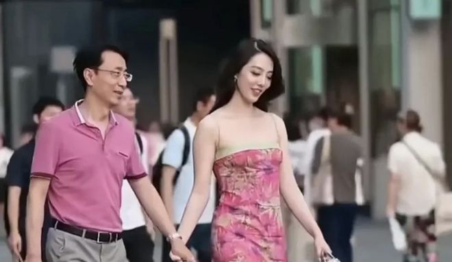 最新男女门,最新男女门，小巷深处的独特邂逅
