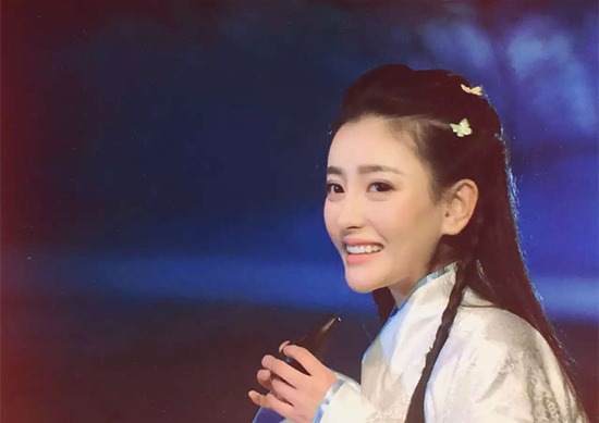 尹玲演员，星途闪耀下的真挚演绎之旅