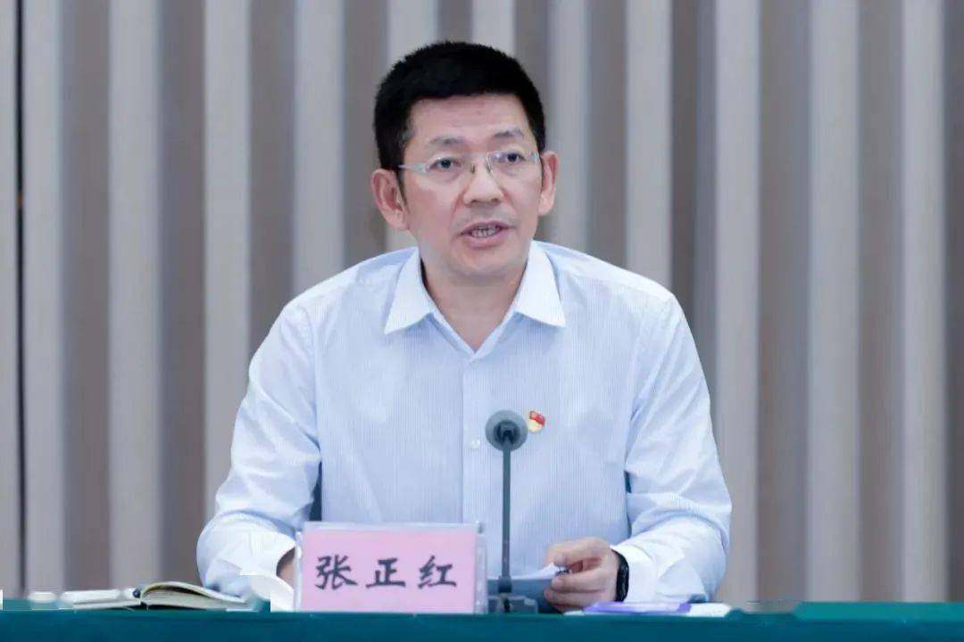 张正最新风采引领时尚新浪潮