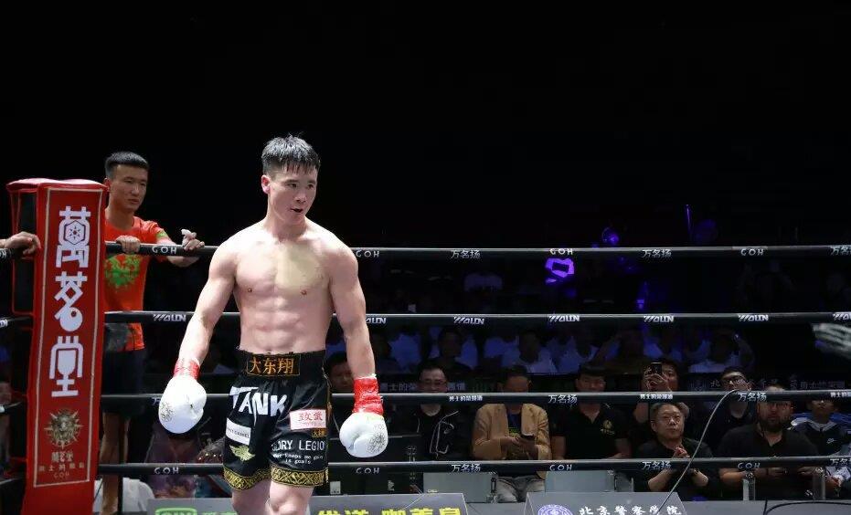 邱建良荣耀之战震撼上演,最新比赛精彩瞬间回顾